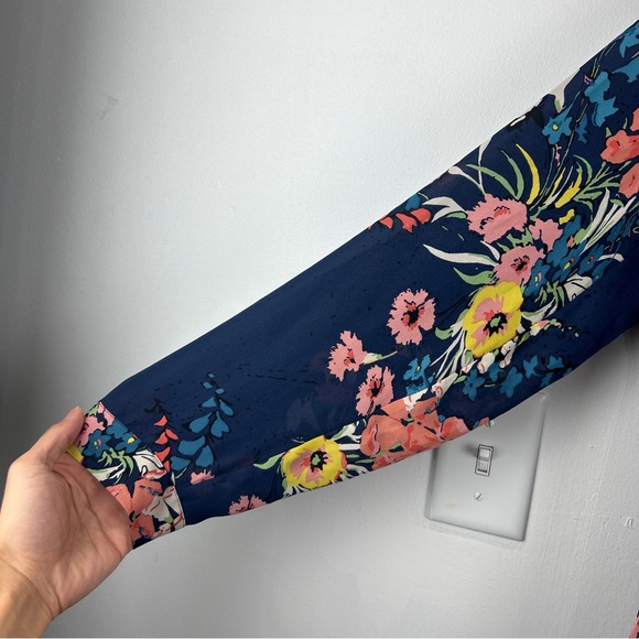 Joie Floral 100% Silk Blouse - Picture 2 of 7